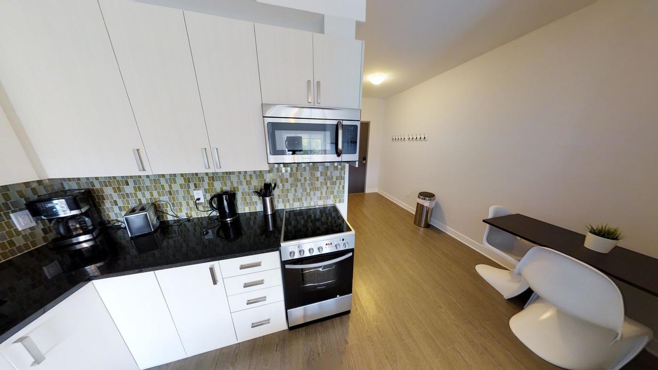 Apartment The Spire @ 87 Mann Ottawa